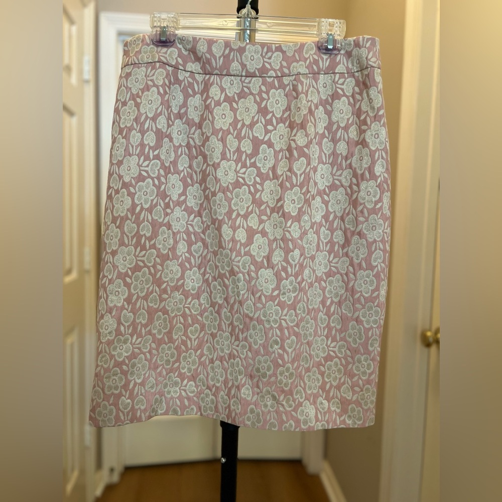 Harold's Pink A-Line Skirt with White Floral Lace